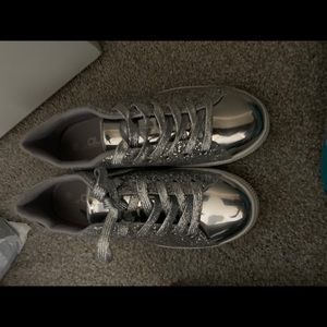 Silver glitter sneaker size 10